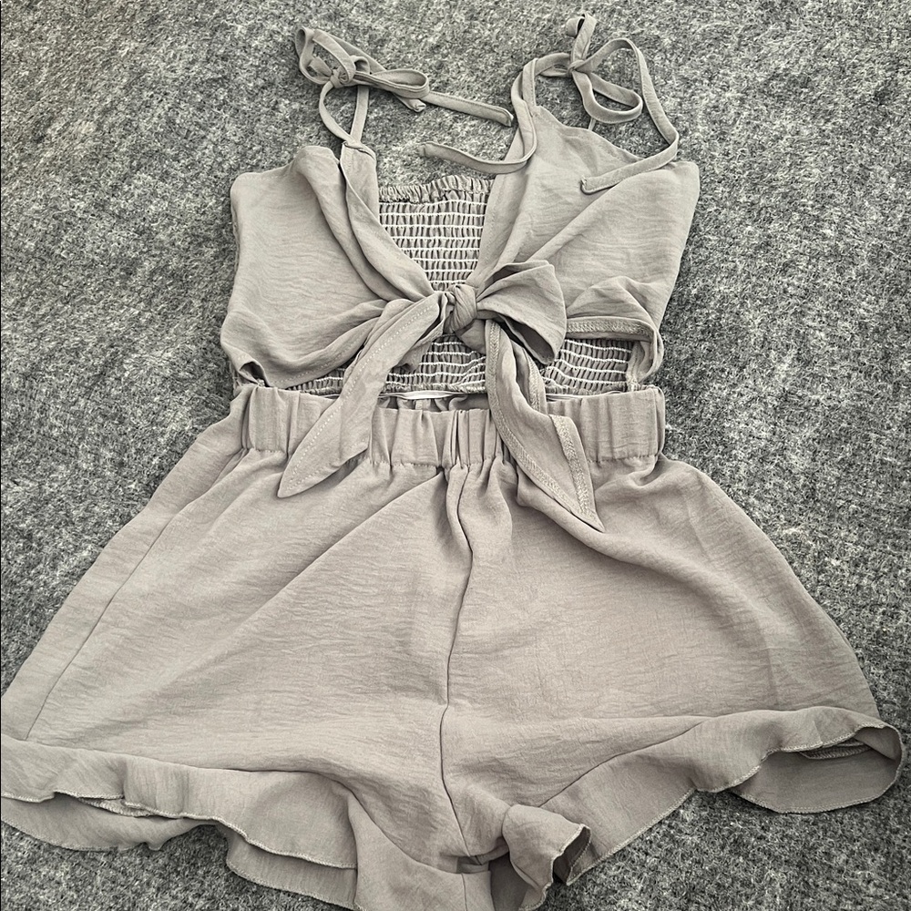 SHEIN Light Gray Kids Romper